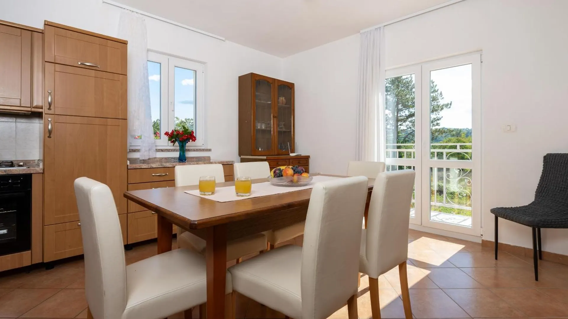 Haus Orange Familienfreundliche Lage Mit Pool Apartment Labin  Croatia